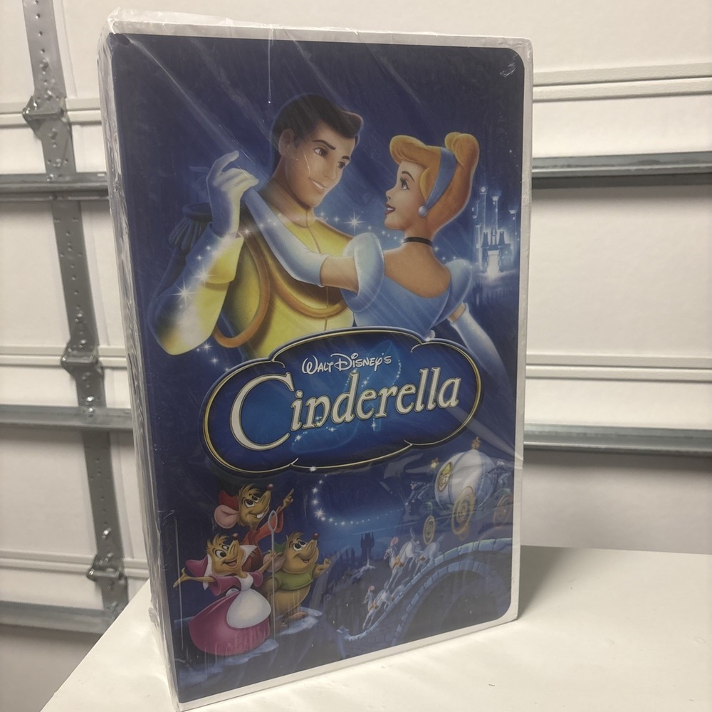 Disney Cinderella VHS Boxed Silk Touch Throw Blanket 50" × 70" New